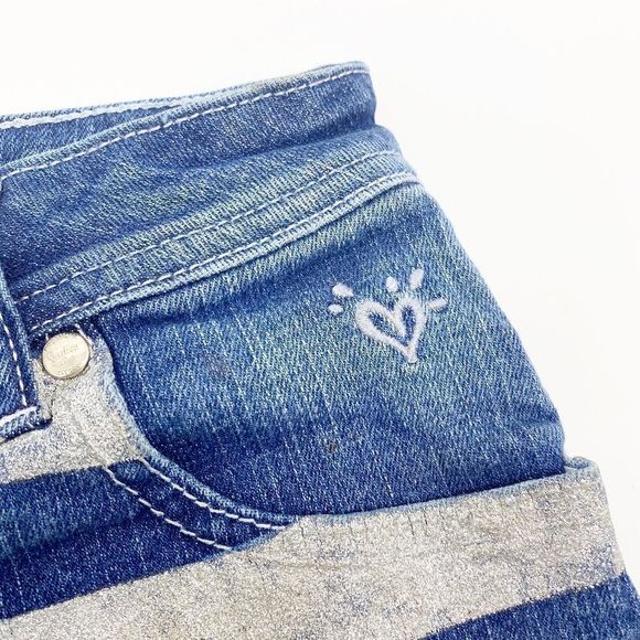 Justice Shimmer Star Print denim festival shorts - Picture 2 of 8